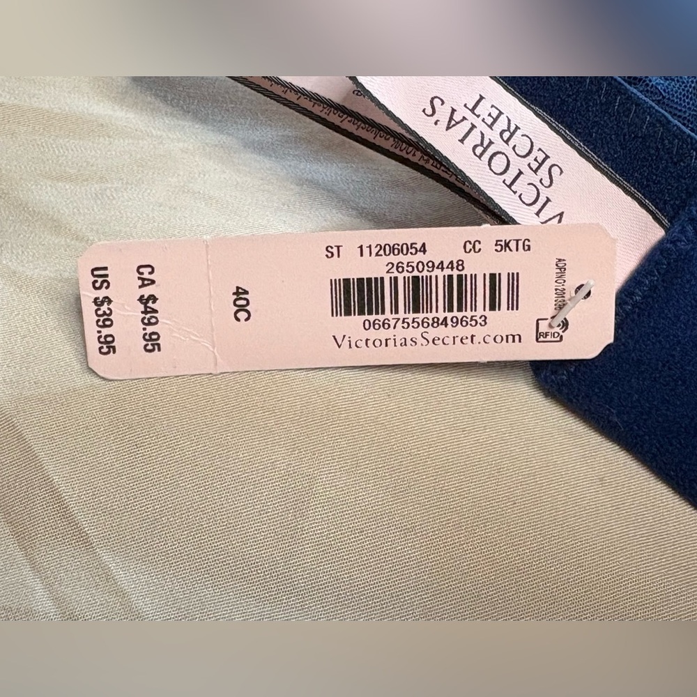 Victoria's Secret Lined Demi Bra NWT - Picture 3 of 4